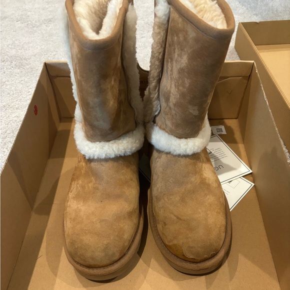 Ugg chestnut color boots size 8. Some wear you can see in pictures. - Picture 2 of 9